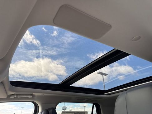 New 2026 Lincoln Navigator Reserve image 5