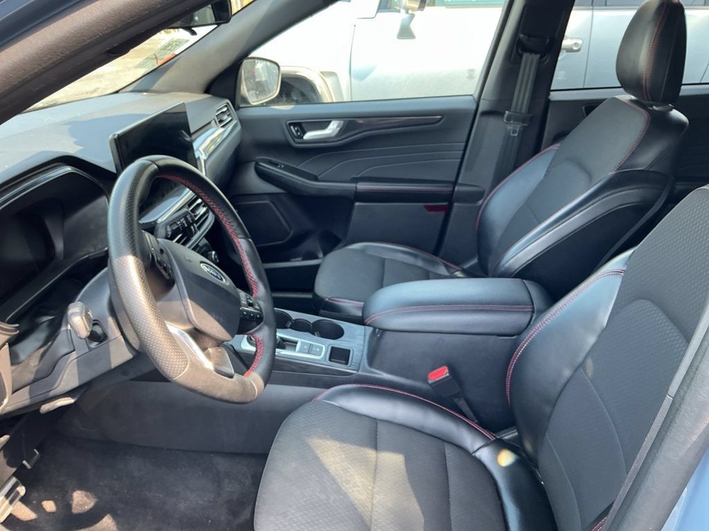 Used 2024 Ford Escape ST-Line w/ Tech Pack #1 FWD image 13