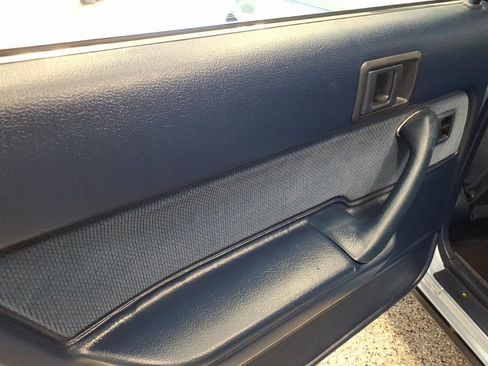 Used 1991 Toyota Camry Deluxe FWD image 16