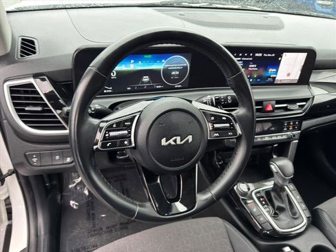 Used 2024 Kia Seltos S image 16