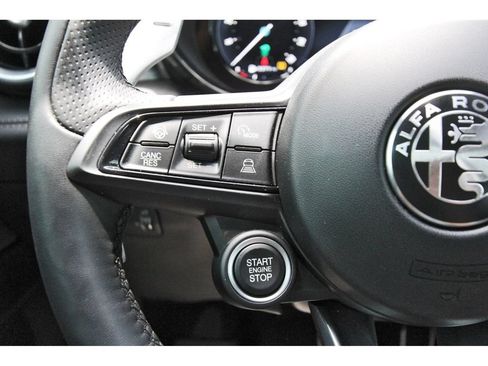 Used 2024 Alfa Romeo Tonale Veloce AWD/4WD image 18