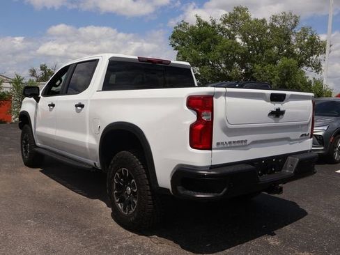 Used 2025 Chevrolet Silverado 1500 ZR2 w/ Technology Package AWD/4WD image 5