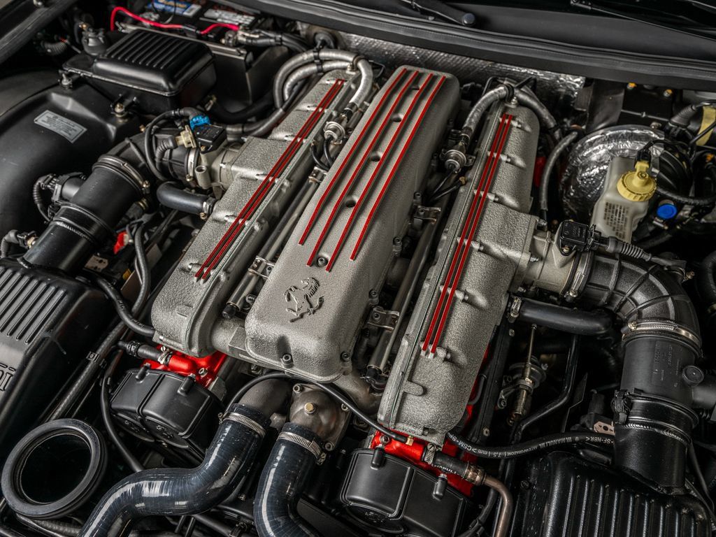 Used 2000 Ferrari 550 Maranello Coupe RWD image 32
