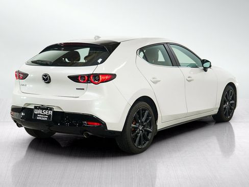 Used 2020 MAZDA MAZDA3 Hatchback w/ Premium Package FWD image 5