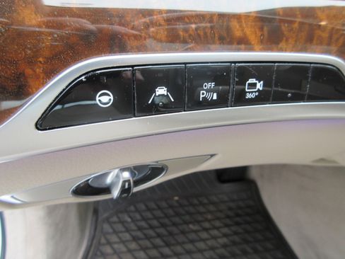 Used 2017 Mercedes-Benz S 550 Sedan image 58