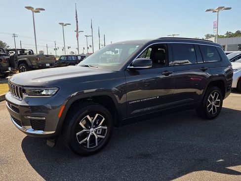 Used 2025 Jeep Grand Cherokee L Limited RWD image 3