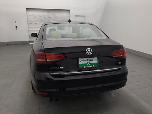 Used 2017 Volkswagen Jetta SEL FWD image 6