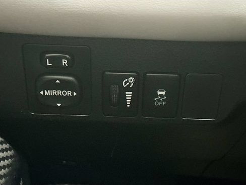 Used 2015 Toyota RAV4 XLE FWD image 11