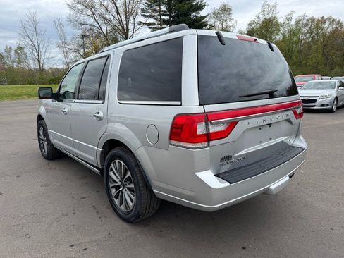 Used 2015 Lincoln Navigator 4WD image 3