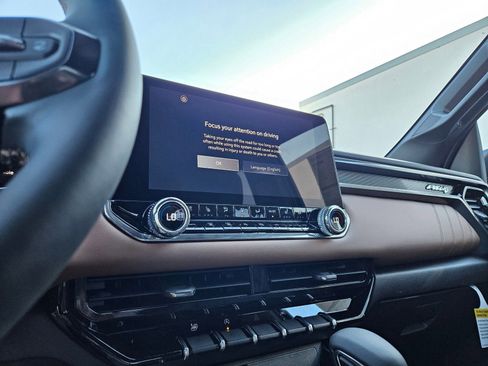 New 2026 GMC Canyon AT4 w/ AT4 Premium Package image 15