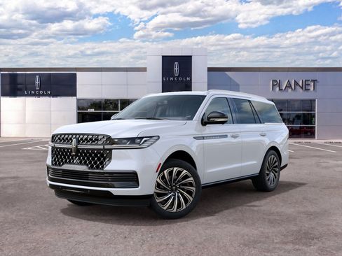 New 2027 Lincoln Navigator Black Label RWD image 2