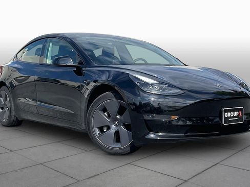 Used 2022 Tesla Model 3 Standard Range RWD image 2