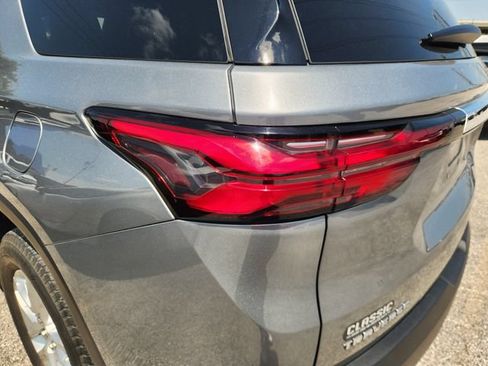Used 2023 Chevrolet Traverse LS w/ Safety Package FWD image 8