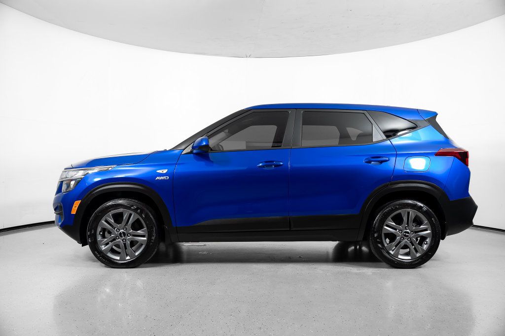 Used 2023 Kia Seltos LX AWD/4WD image 11