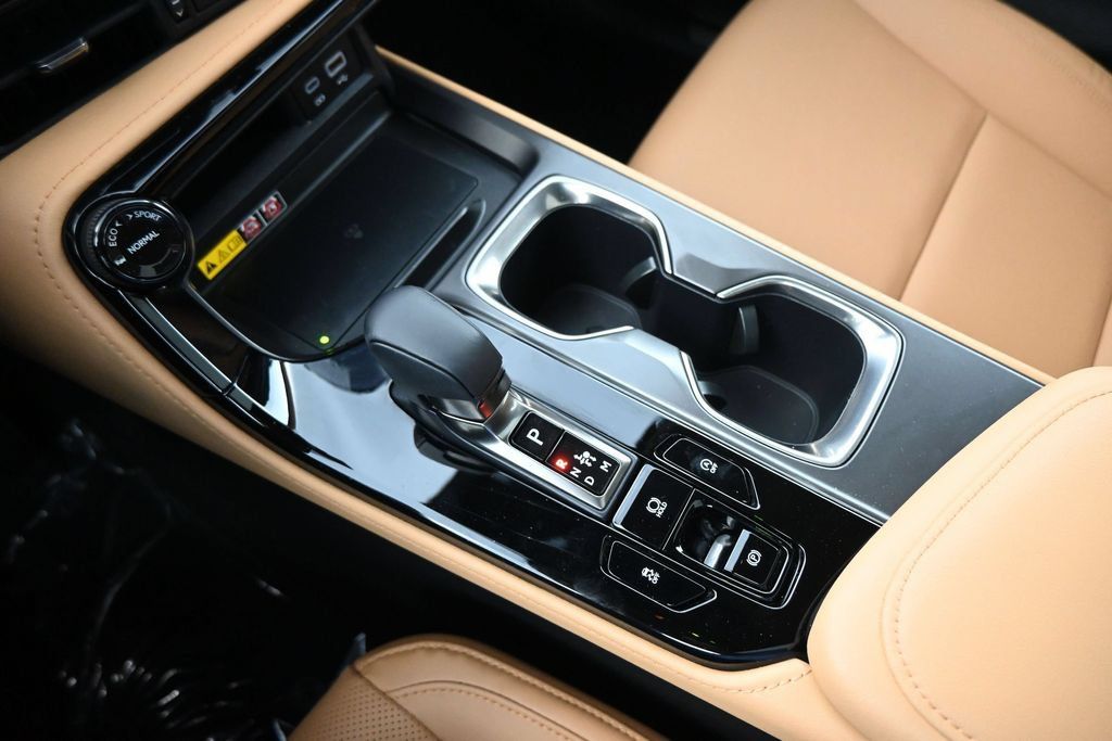 Used 2025 Lexus NX 250 FWD w/ Accessory Package (Z2) image 16
