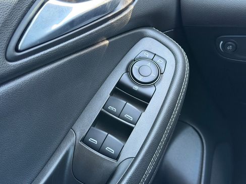 Used 2021 Buick Encore Preferred w/ Safety Package FWD image 28
