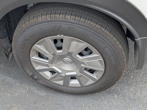 Used 2025 Nissan Kicks S FWD image 10
