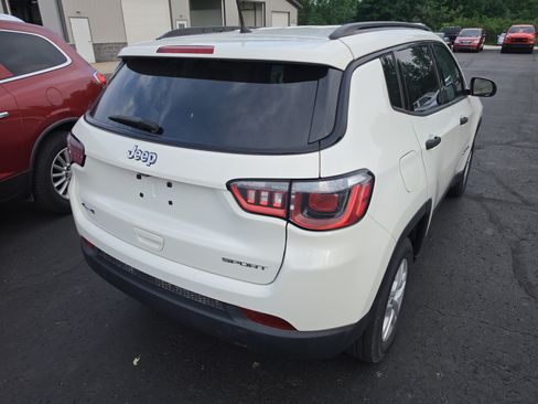 Used 2018 Jeep Compass Sport AWD/4WD image 3