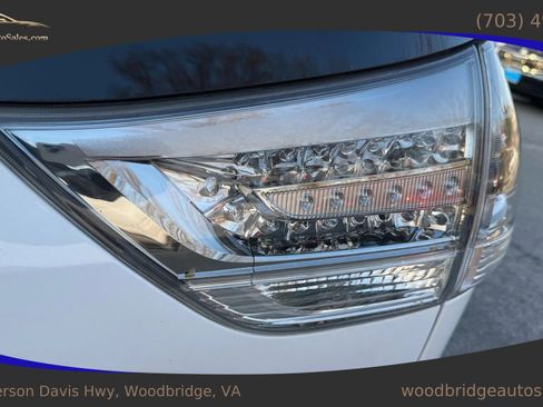 Used 2016 Toyota Sienna SE Premium image 9