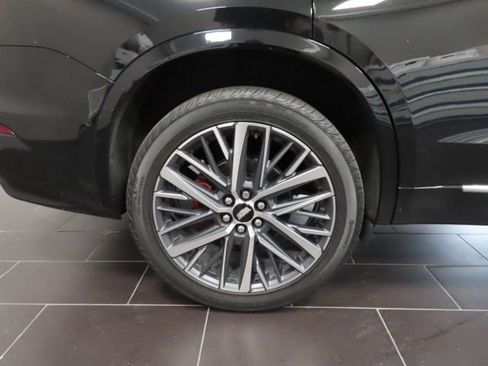 Certified 2022 Cadillac XT6 Sport w/ Technology Package image 16