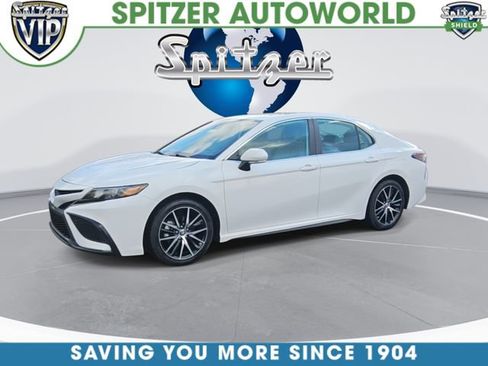 Used 2024 Toyota Camry SE w/ Cold Weather Package FWD image 4