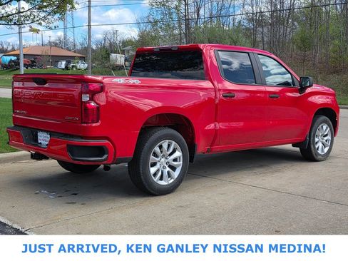 Used 2023 Chevrolet Silverado 1500 Custom image 3