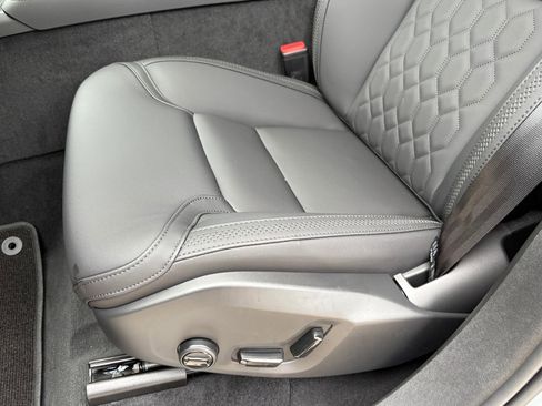 New 2026 Volvo XC90 B5 Core w/ Protection Package Premier image 19