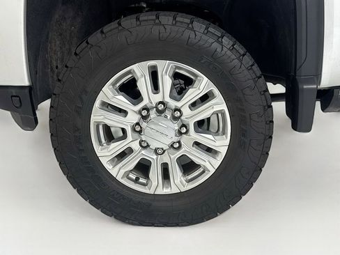 Used 2022 GMC Sierra 3500 Denali w/ Denali Ultimate Package image 30