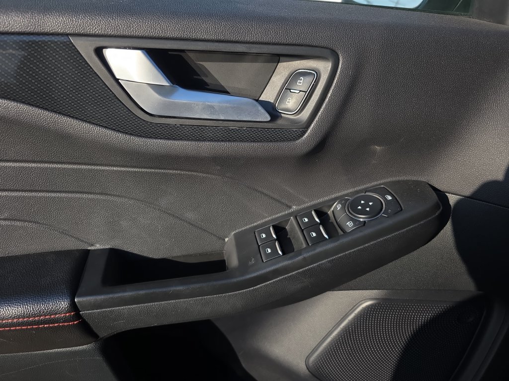 Used 2025 Ford Escape ST-Line FWD image 28