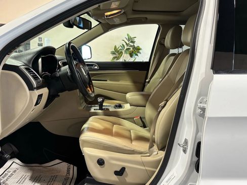 Used 2014 Jeep Grand Cherokee Limited image 10