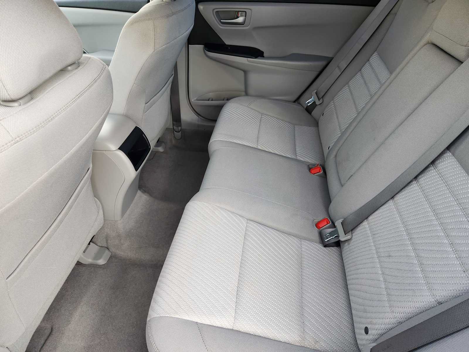 Used 2016 Toyota Camry LE FWD image 28