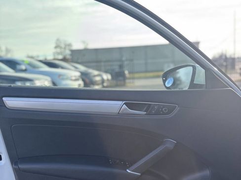 Used 2016 Volkswagen Passat 1.8T S w/ Lighting Package (P06) image 13