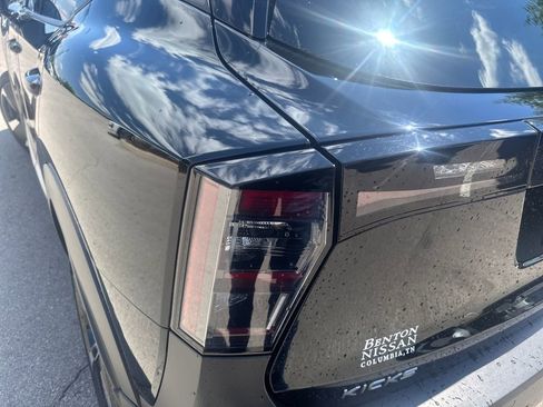 Used 2025 Nissan Kicks SR FWD image 39