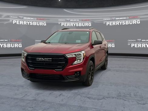 Used 2023 GMC Terrain SLT w/ Infotainment Package II AWD/4WD image 3