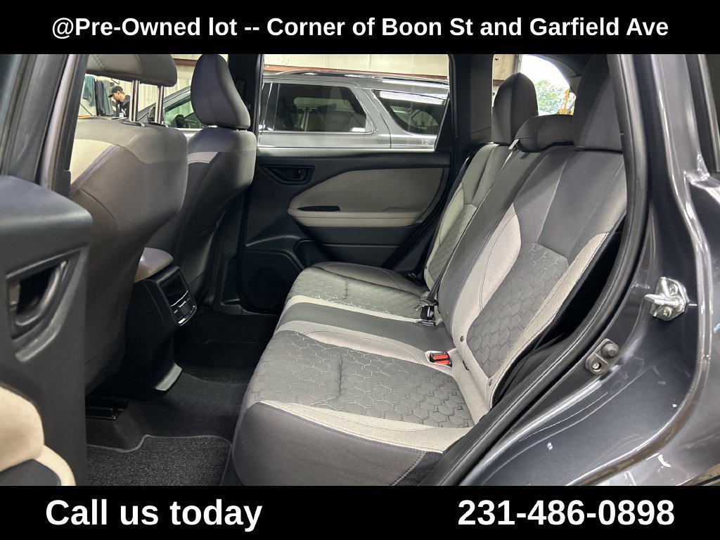 Used 2025 Subaru Forester AWD/4WD image 26