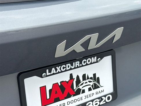 Used 2022 Kia Sorento LX image 5