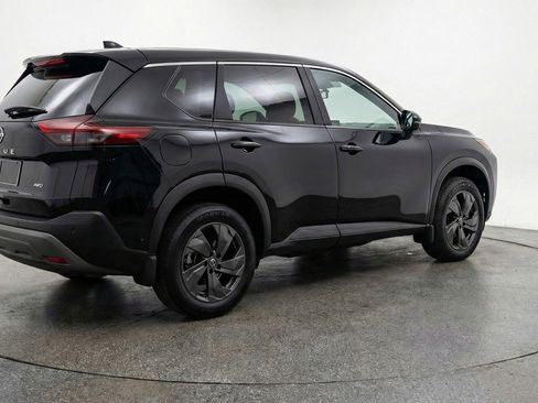 Used 2025 Nissan Rogue SV AWD/4WD image 9