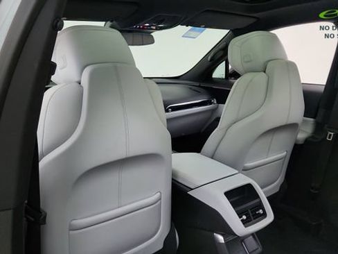 Used 2024 Cadillac Lyriq Luxury AWD/4WD image 32