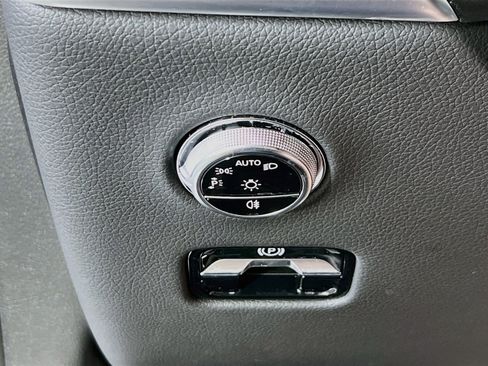 Used 2024 Mercedes-Benz GLC 300 4MATIC image 10