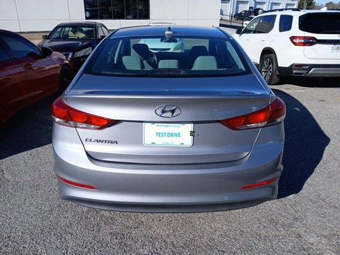 Used 2017 Hyundai Elantra SE image 8