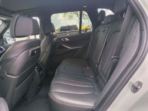 Used 2025 BMW X5 xDrive50e AWD/4WD image 16