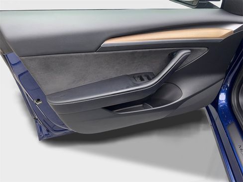 Used 2023 Tesla Model 3 Performance image 31