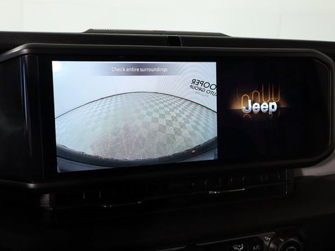 Used 2024 Jeep Wrangler Sport S image 6