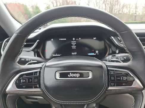 Used 2023 Jeep Grand Cherokee Overland w/ Adv Protech Group III AWD/4WD image 16