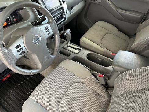Used 2013 Nissan Frontier SV AWD/4WD image 10