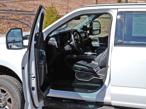 Used 2024 Ford F250 Lariat image 7