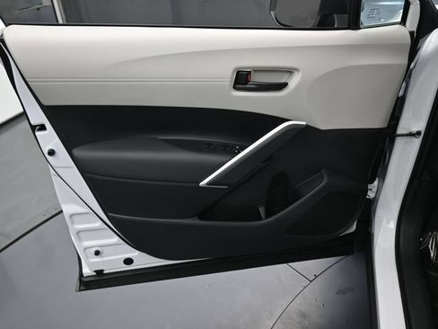 Used 2026 Toyota Corolla Cross L FWD image 13