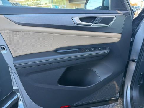 Used 2024 Volkswagen Atlas Cross Sport SE image 9