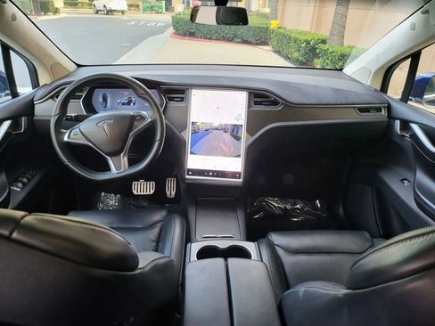 Used 2018 Tesla Model X 75D AWD/4WD image 11
