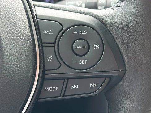 Used 2021 Toyota RAV4 XLE Premium FWD image 22